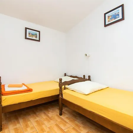 Dijana Apartment *