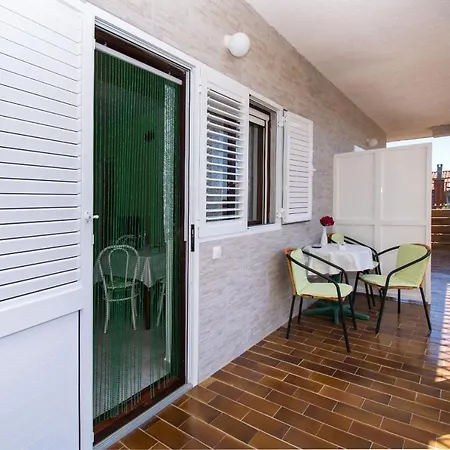 Apartment Dijana Pakostane