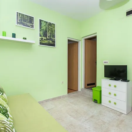 Apartment Dijana Pakostane