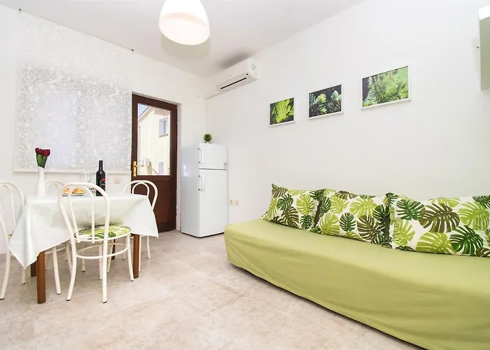 Dijana 아파트 파코스탄