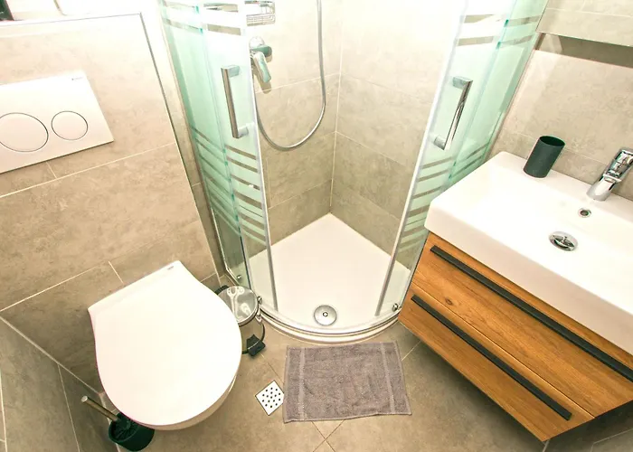 Dijana * 파코스탄